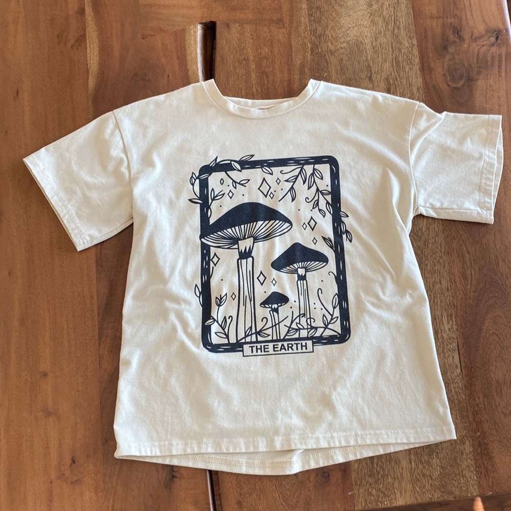 Romwe mushroom t-shirt🌺